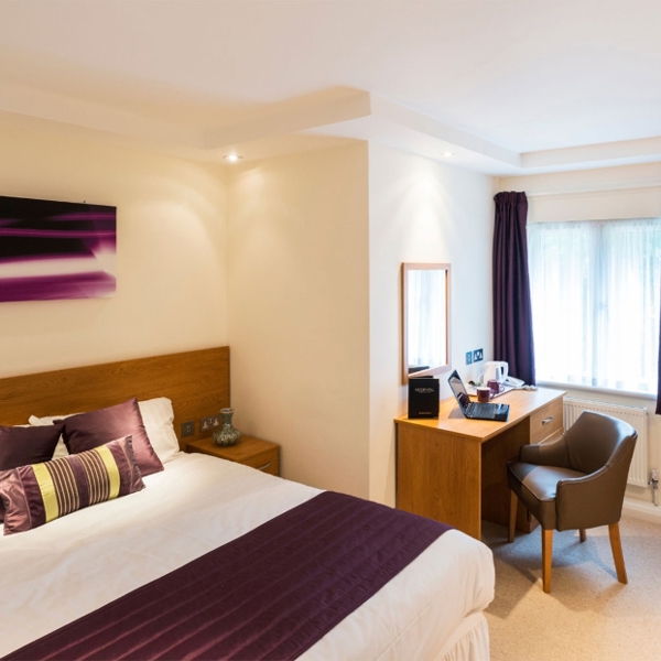 cim-business-centre-bedroom-workspace-cookham